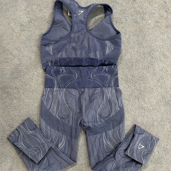 Gymshark matching set - Picture 2 of 3